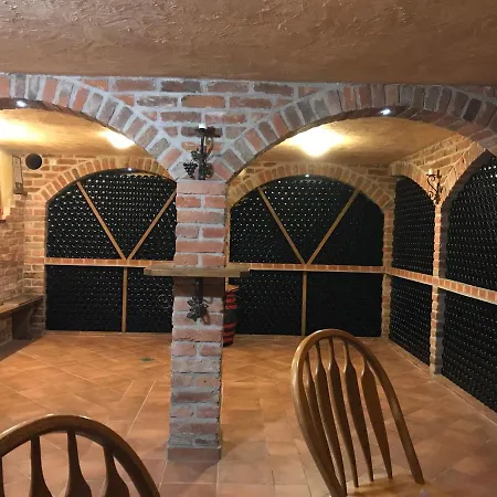 Vinska Klet Sersen بيت للعطل *